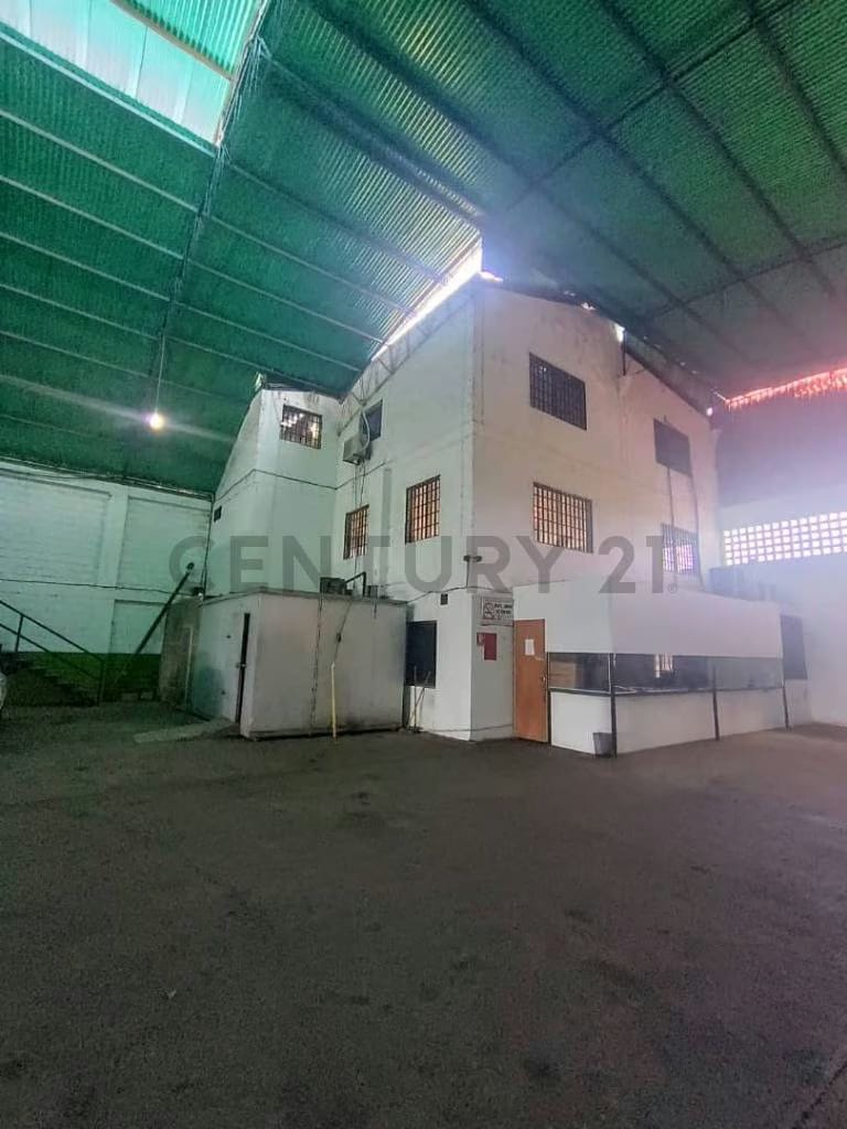 Venta Edificio Comercial el Piñal - 2
