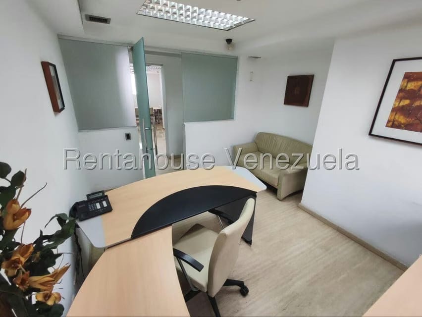 Comercial (Oficina) en Alquiler en Vista Alegre, Distrito Metropolitano - 11