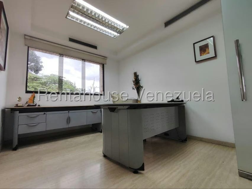 Comercial (Oficina) en Alquiler en Vista Alegre, Distrito Metropolitano - 15
