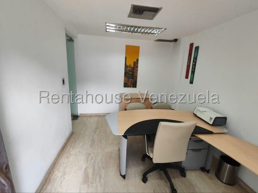 Comercial (Oficina) en Alquiler en Vista Alegre, Distrito Metropolitano - 21
