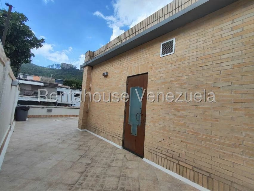 Comercial (Oficina) en Alquiler en Vista Alegre, Distrito Metropolitano - 23
