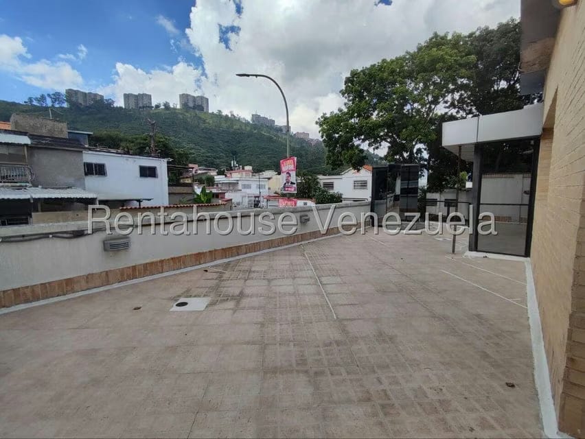 Comercial (Oficina) en Alquiler en Vista Alegre, Distrito Metropolitano - 24