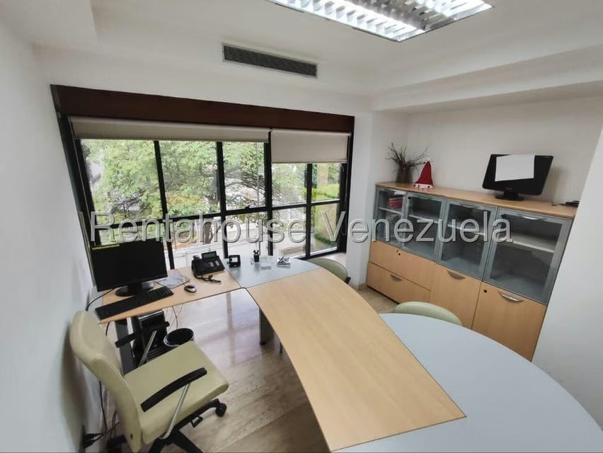 Comercial (Oficina) en Alquiler en Vista Alegre, Distrito Metropolitano - 30