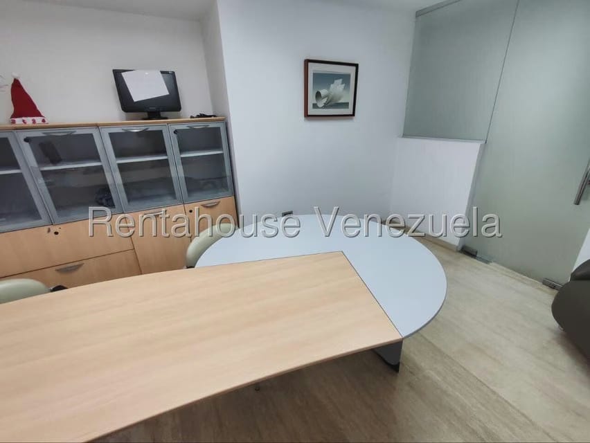 Comercial (Oficina) en Alquiler en Vista Alegre, Distrito Metropolitano - 33