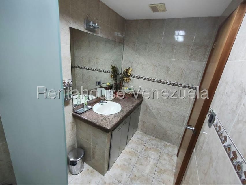 Comercial (Oficina) en Alquiler en Vista Alegre, Distrito Metropolitano - 48