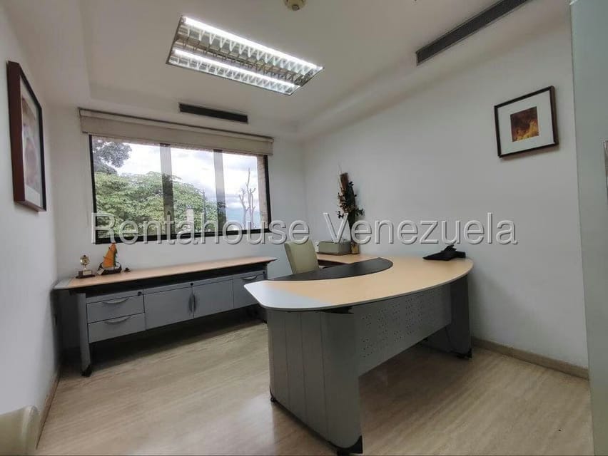 Comercial (Oficina) en Alquiler en Vista Alegre, Distrito Metropolitano - 10