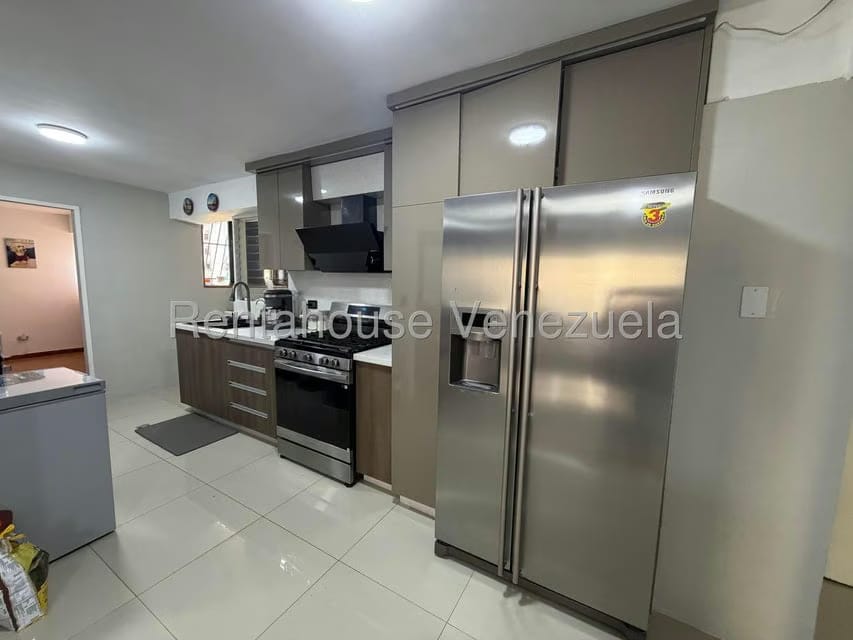 Apartamento (1 Nivel) en Venta en San Bernardino, Distrito Metropolitano - 2