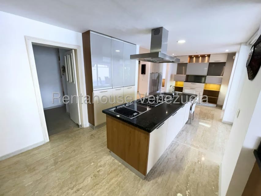 Casa (Multipes Niveles) en Venta en Santa Paula, Distrito Metropolitano - 14