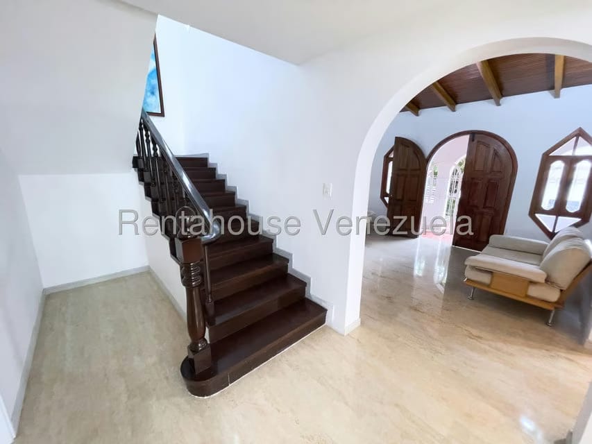 Casa (Multipes Niveles) en Venta en Santa Paula, Distrito Metropolitano - 25