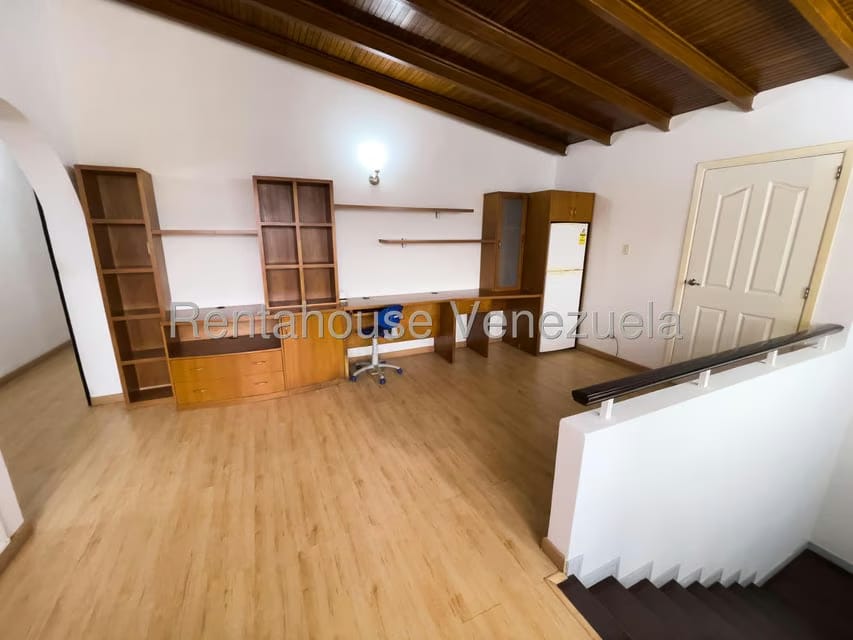 Casa (Multipes Niveles) en Venta en Santa Paula, Distrito Metropolitano - 27