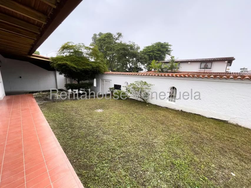 Casa (Multipes Niveles) en Venta en Santa Paula, Distrito Metropolitano - 4