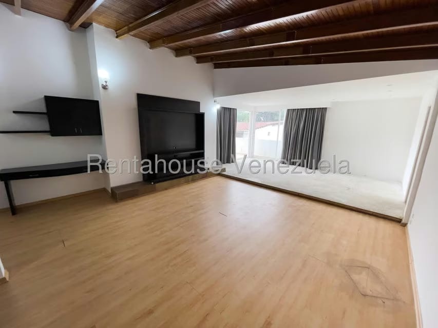 Casa (Multipes Niveles) en Venta en Santa Paula, Distrito Metropolitano - 37