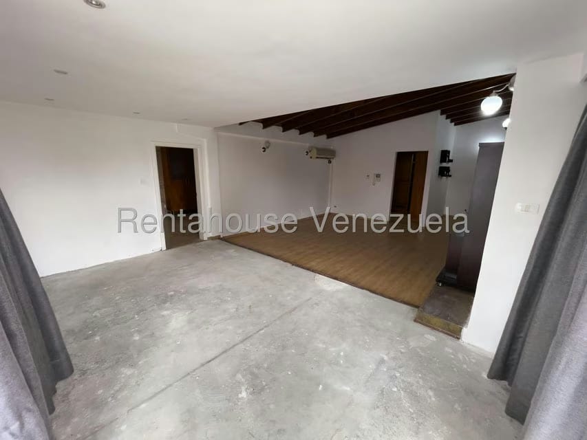 Casa (Multipes Niveles) en Venta en Santa Paula, Distrito Metropolitano - 38