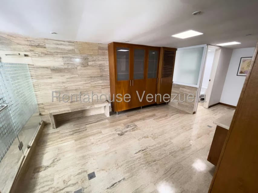Casa (Multipes Niveles) en Venta en Santa Paula, Distrito Metropolitano - 40