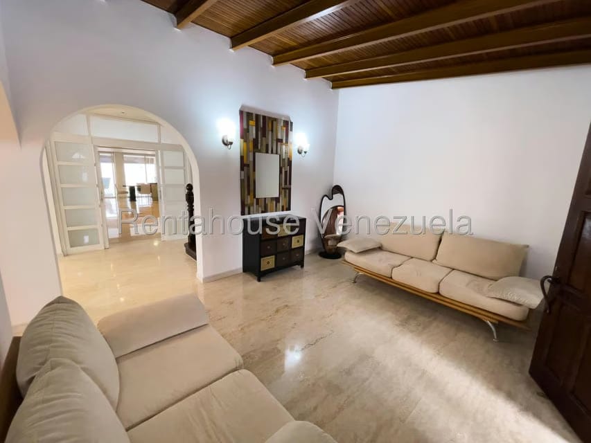 Casa (Multipes Niveles) en Venta en Santa Paula, Distrito Metropolitano - 5