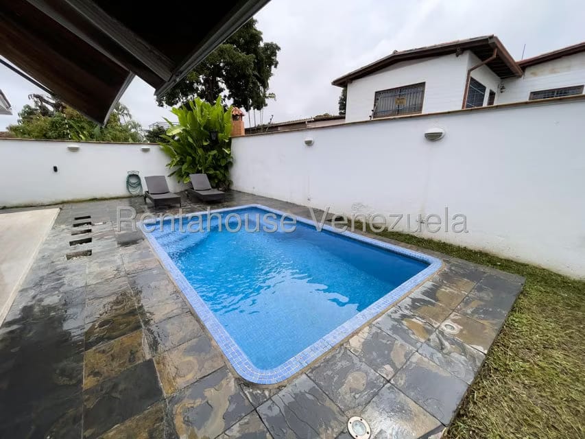 Casa (Multipes Niveles) en Venta en Santa Paula, Distrito Metropolitano - 50