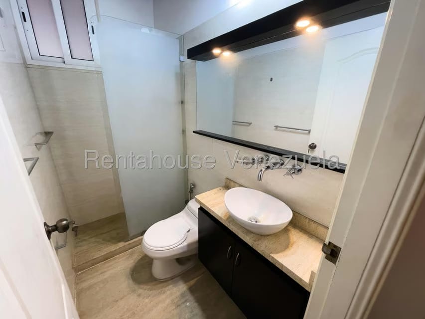 Casa (Multipes Niveles) en Venta en Santa Paula, Distrito Metropolitano - 6