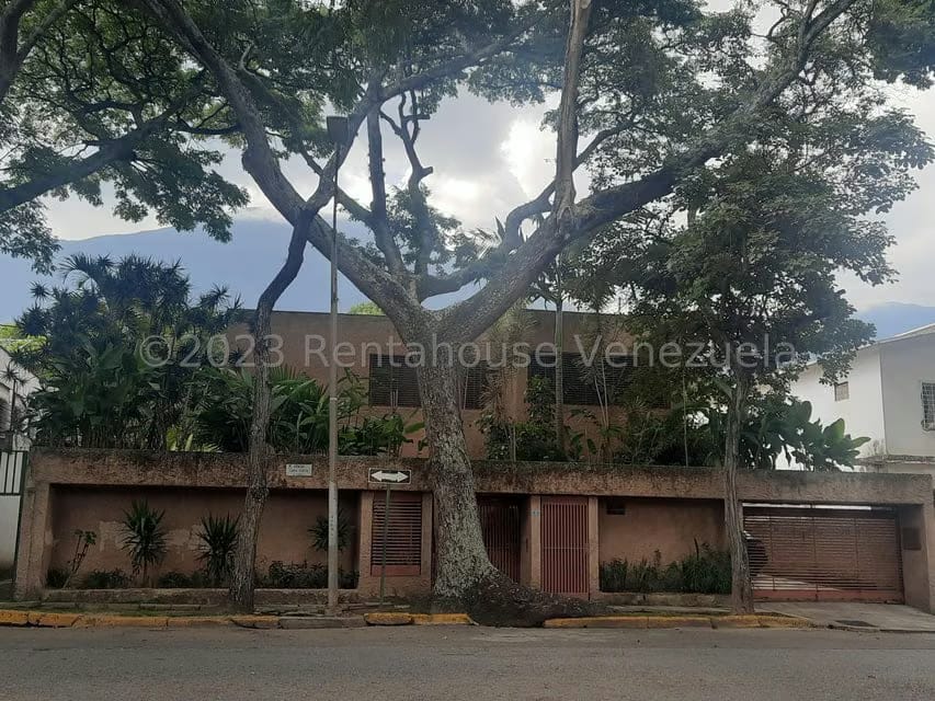 Casa (Duplex) en Venta en La Floresta, Distrito Metropolitano - 2