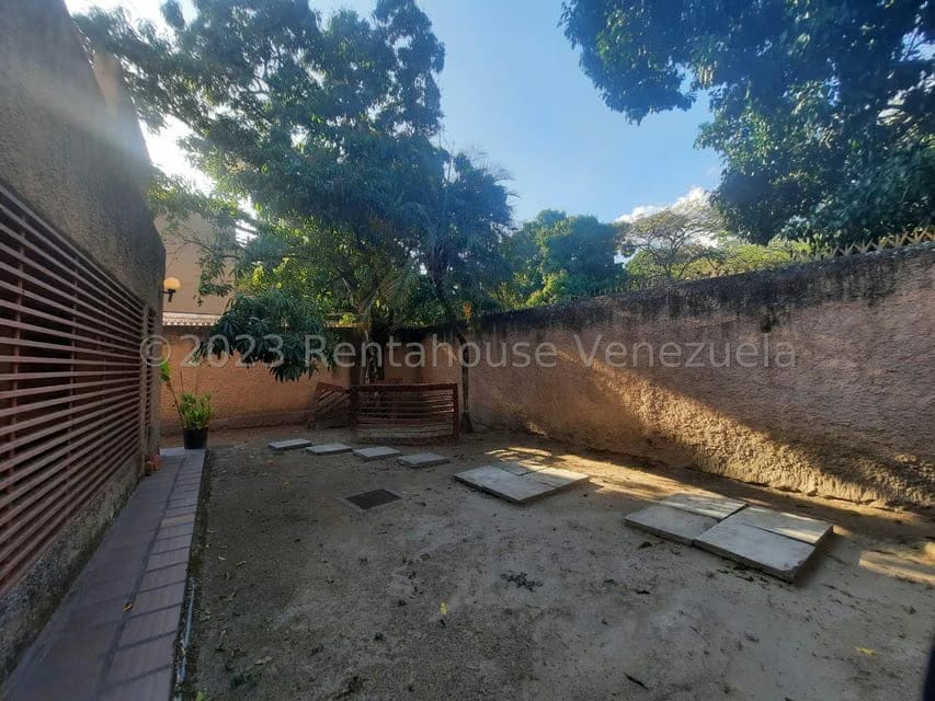 Casa (Duplex) en Venta en La Floresta, Distrito Metropolitano - 33