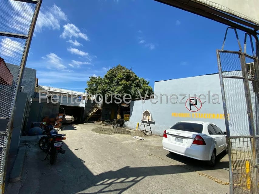 Comercial (Local Comercial) en Venta en Antimano, Distrito Metropolitano - 27