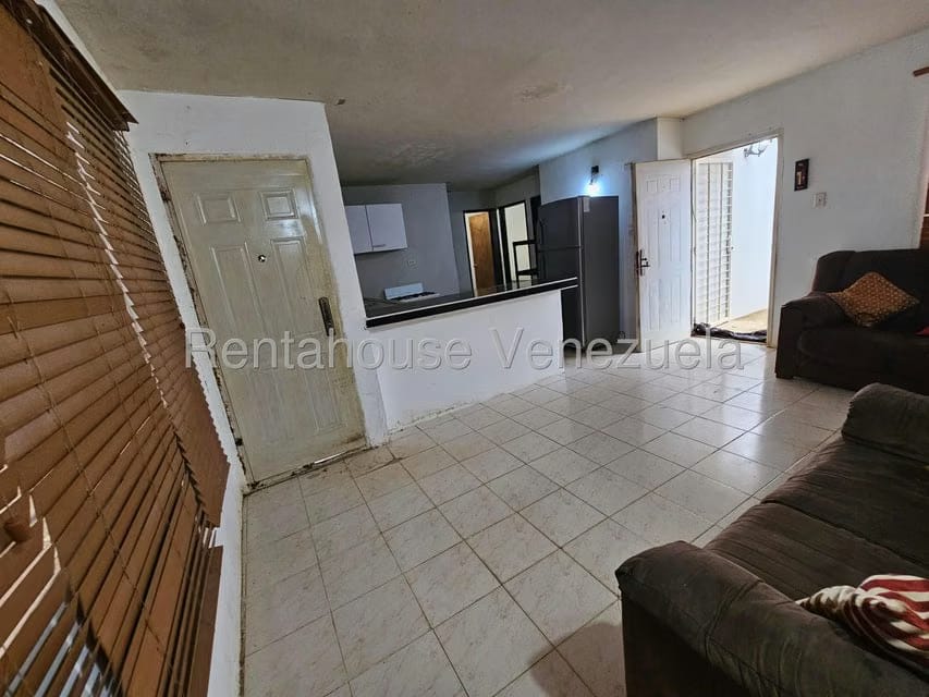 Casa (1 Nivel) en Alquiler en Las Delicias, Falcon - 4