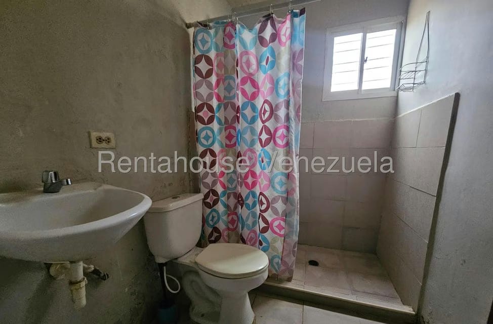 Casa (1 Nivel) en Alquiler en Las Delicias, Falcon - 8