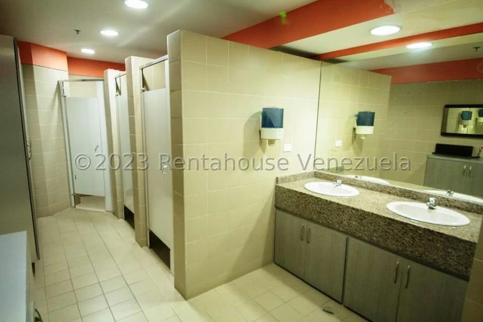 Comercial (Oficina) en Venta en Macaracuay, Distrito Metropolitano - 16