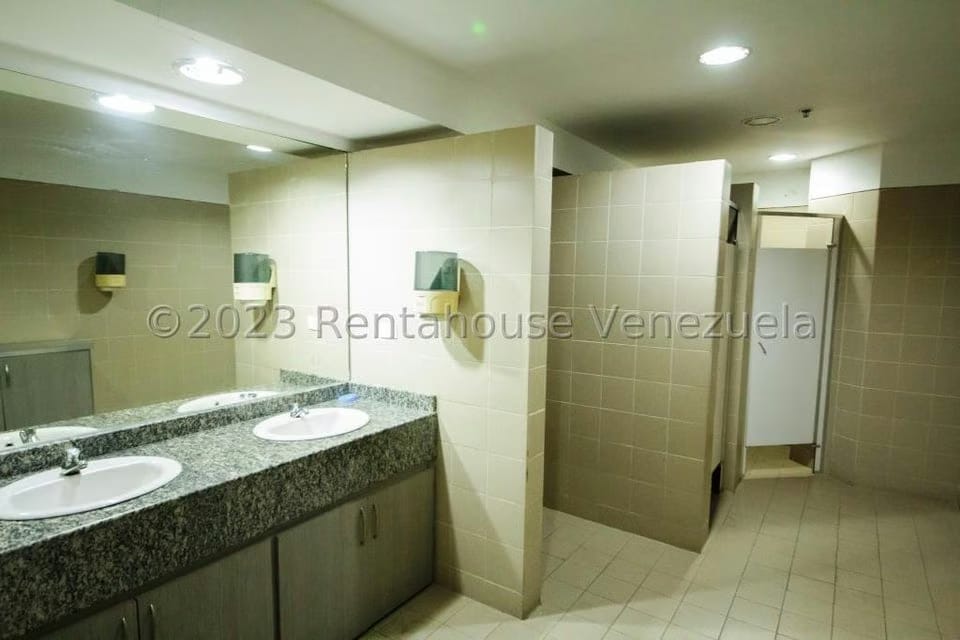 Comercial (Oficina) en Venta en Macaracuay, Distrito Metropolitano - 17