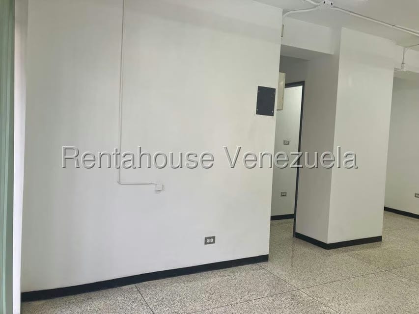 Comercial (Local Comercial) en Alquiler en Parroquia Altagracia, Distrito Metropolitano - 11