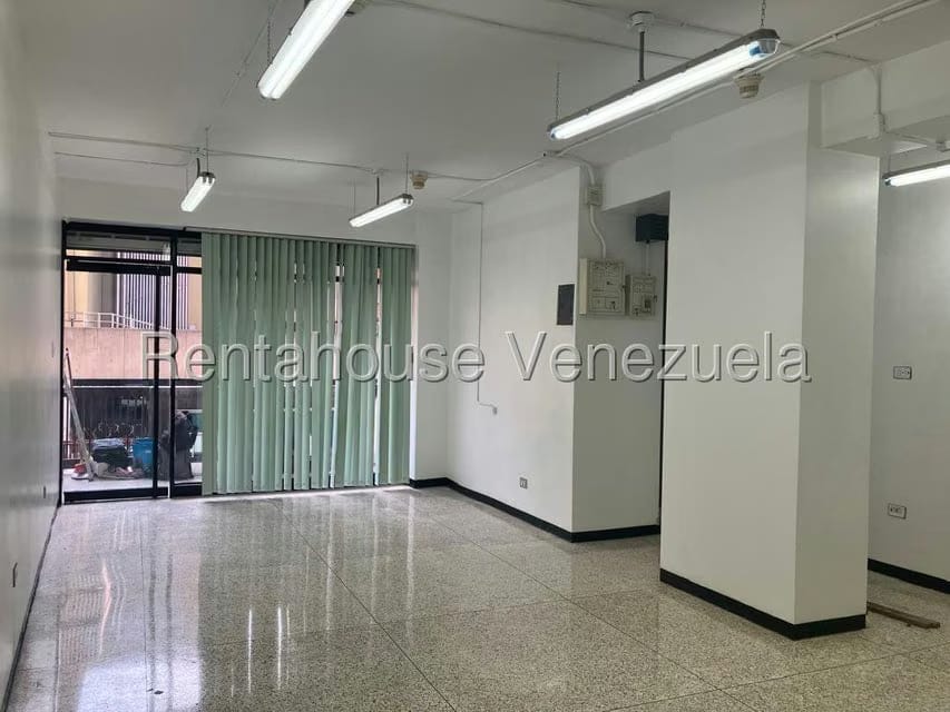 Comercial (Local Comercial) en Alquiler en Parroquia Altagracia, Distrito Metropolitano - 4