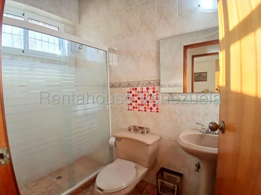 Casa (Duplex) en Venta en La Trinidad, Distrito Metropolitano - 22