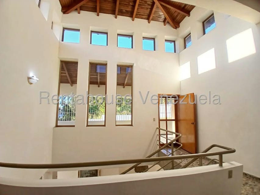 Casa (Duplex) en Venta en La Trinidad, Distrito Metropolitano - 26
