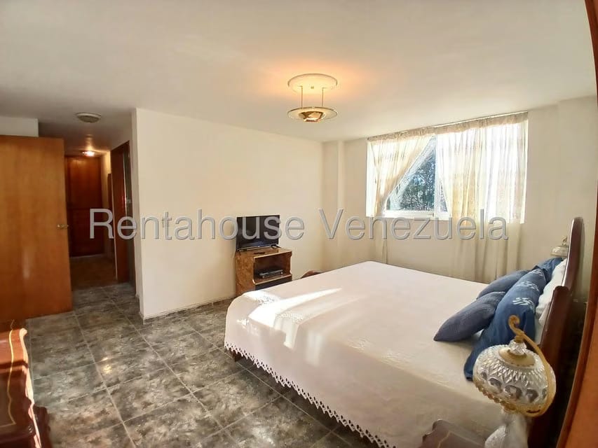 Casa (Duplex) en Venta en La Trinidad, Distrito Metropolitano - 32