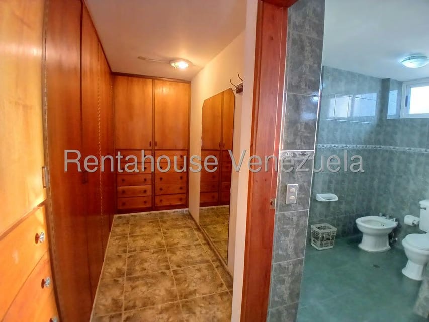 Casa (Duplex) en Venta en La Trinidad, Distrito Metropolitano - 33