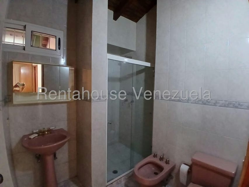 Casa (Duplex) en Venta en La Trinidad, Distrito Metropolitano - 42