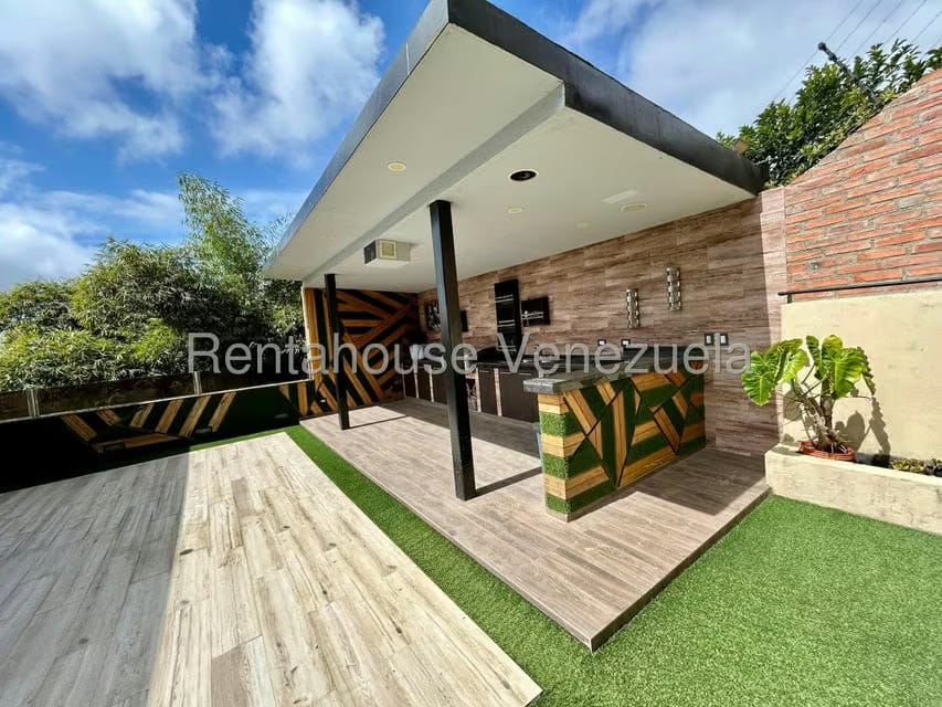 Casa (Multipes Niveles) en Venta en Los Guayabitos, Distrito Metropolitano - 13