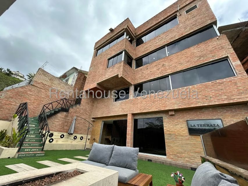 Casa (Multipes Niveles) en Venta en Los Guayabitos, Distrito Metropolitano - 3