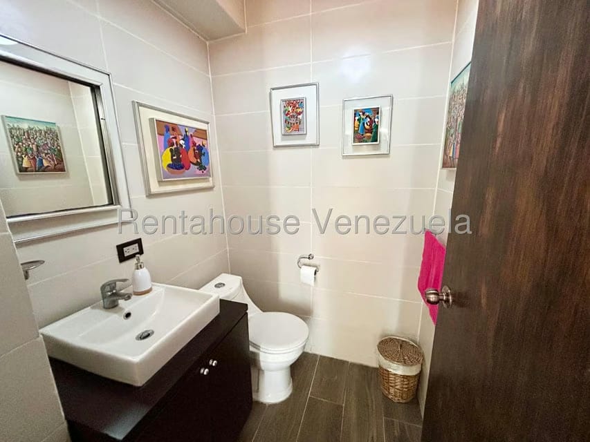 Casa (Multipes Niveles) en Venta en Los Guayabitos, Distrito Metropolitano - 25