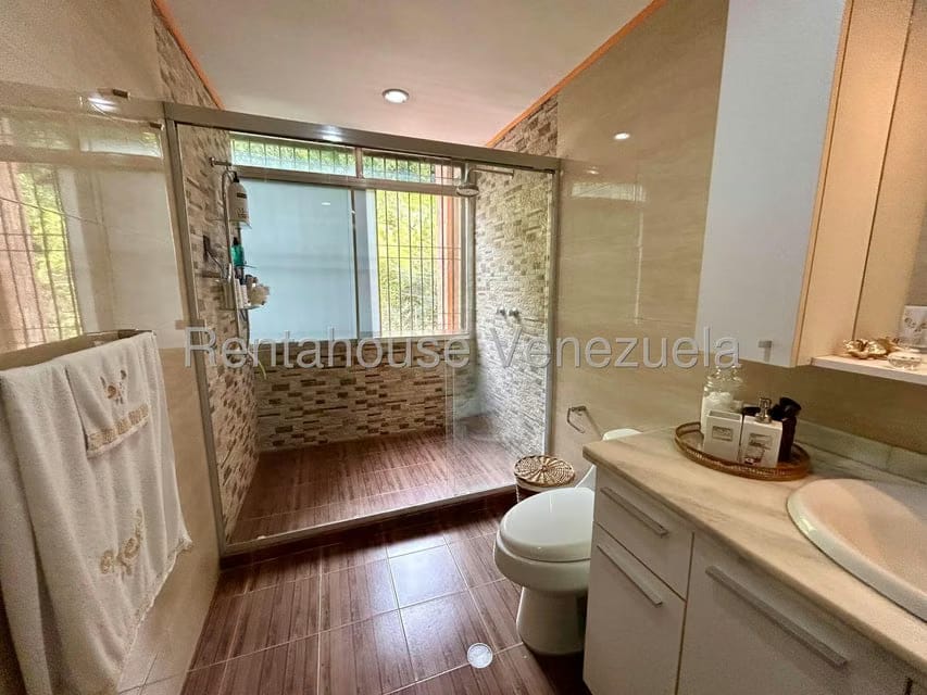 Casa (Multipes Niveles) en Venta en Los Guayabitos, Distrito Metropolitano - 47