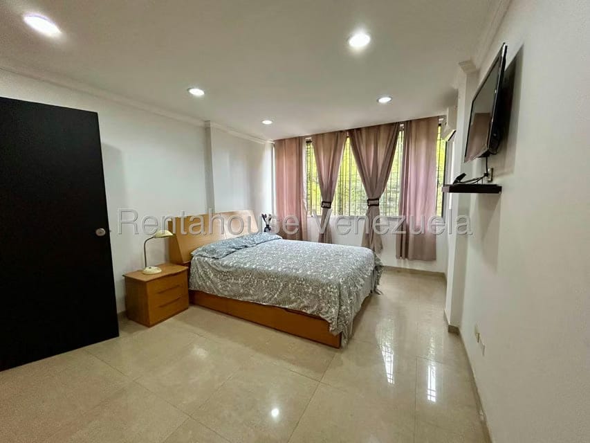 Casa (Multipes Niveles) en Venta en Los Guayabitos, Distrito Metropolitano - 51