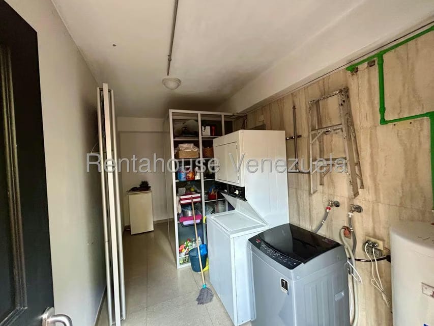 Casa (Multipes Niveles) en Venta en Los Guayabitos, Distrito Metropolitano - 63