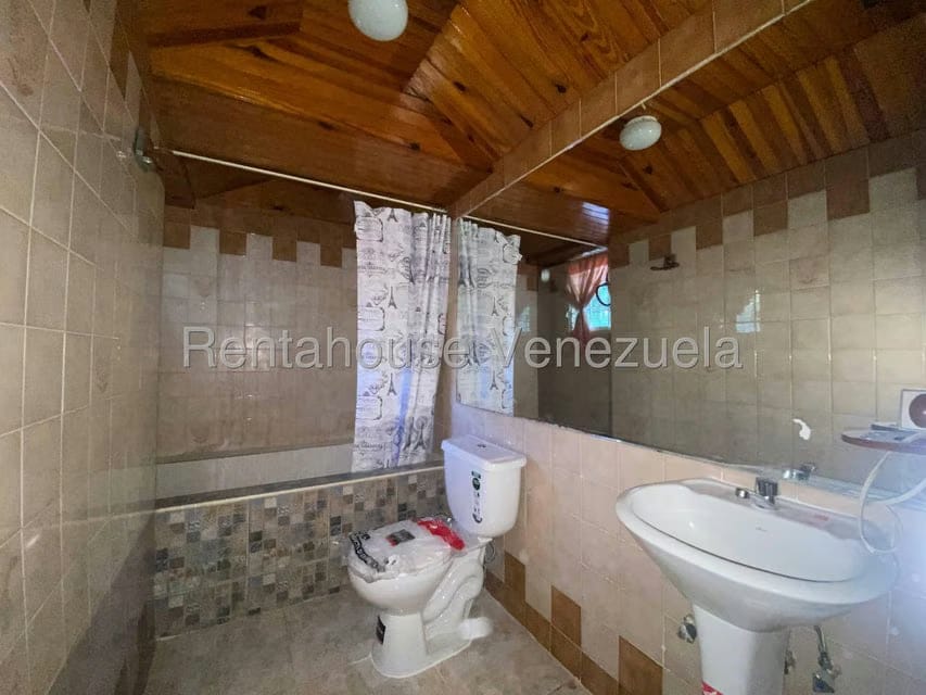 Apartamento (1 Nivel) en Alquiler en Colinas de La California, Distrito Metropolitano - 12
