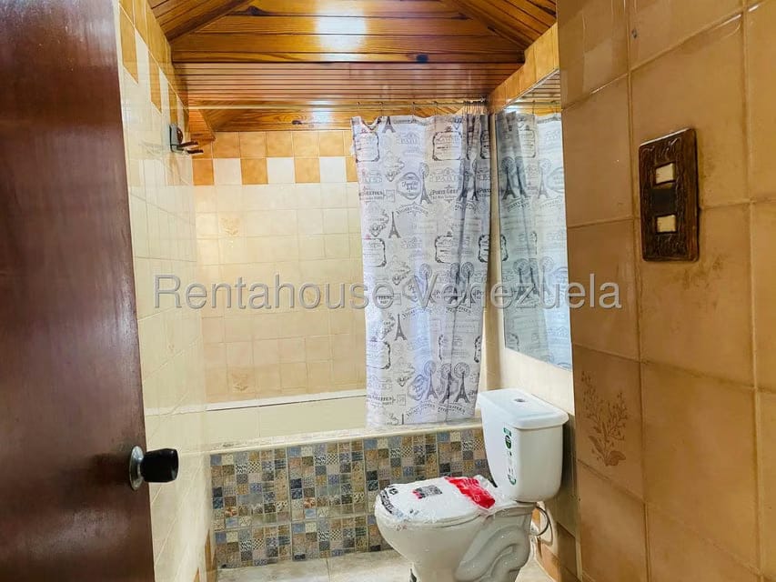 Apartamento (1 Nivel) en Alquiler en Colinas de La California, Distrito Metropolitano - 13