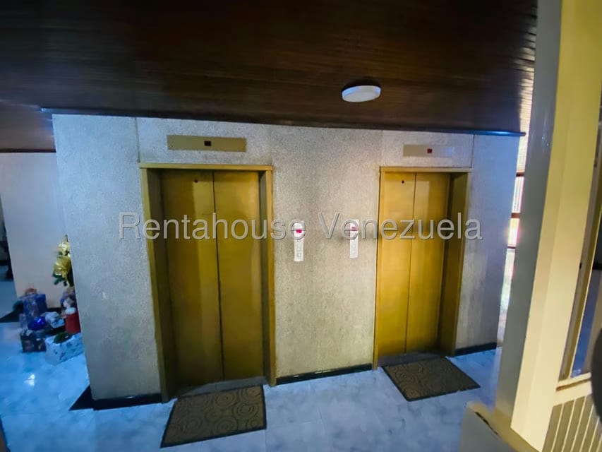 Apartamento (1 Nivel) en Alquiler en Colinas de La California, Distrito Metropolitano - 16