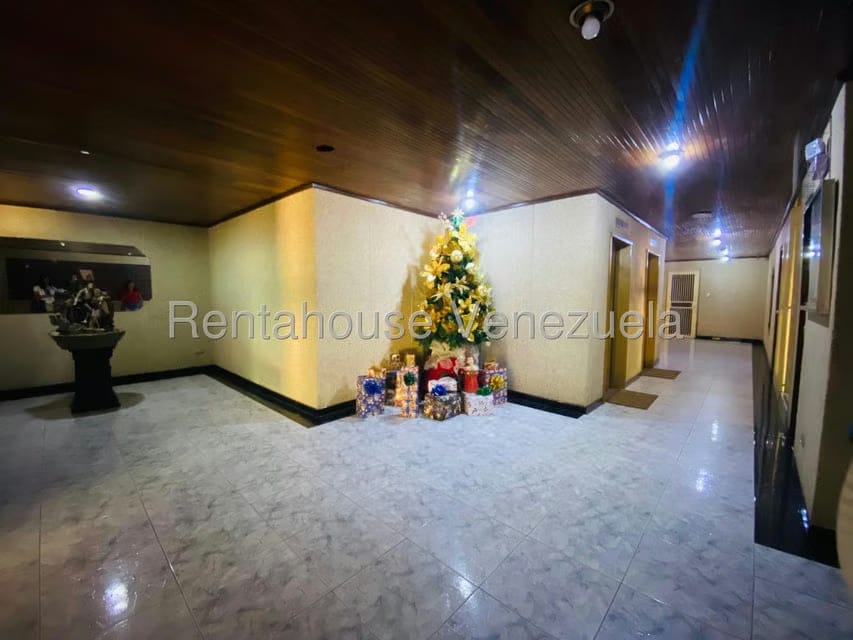 Apartamento (1 Nivel) en Alquiler en Colinas de La California, Distrito Metropolitano - 17