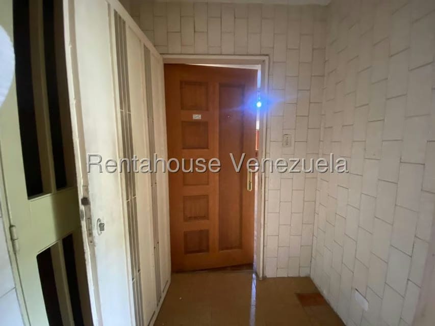 Apartamento (1 Nivel) en Alquiler en Colinas de La California, Distrito Metropolitano - 3
