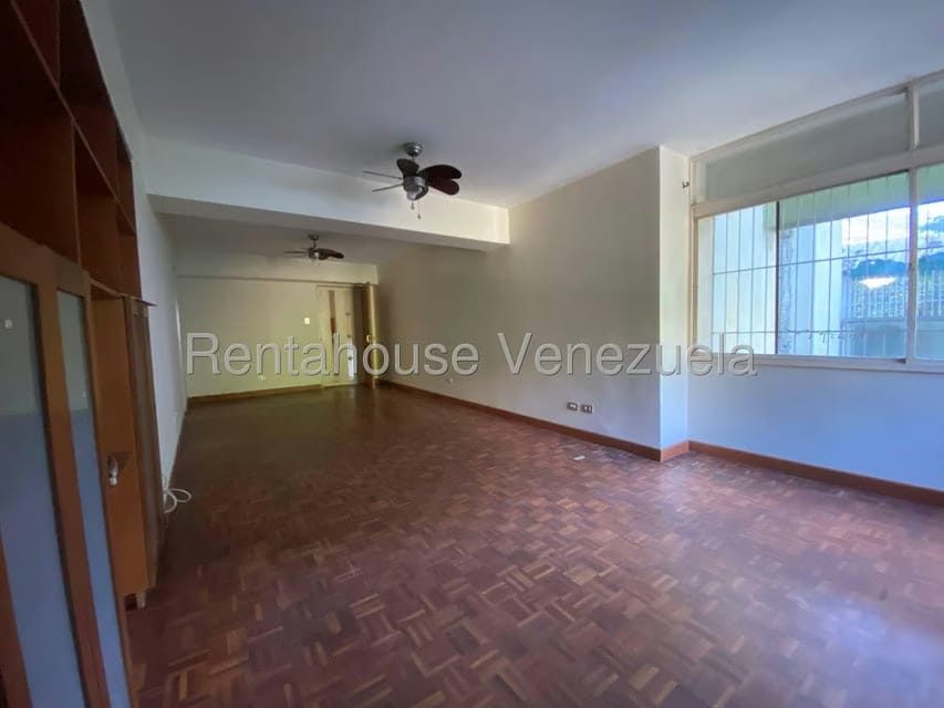 Apartamento (1 Nivel) en Alquiler en Colinas de La California, Distrito Metropolitano - 4