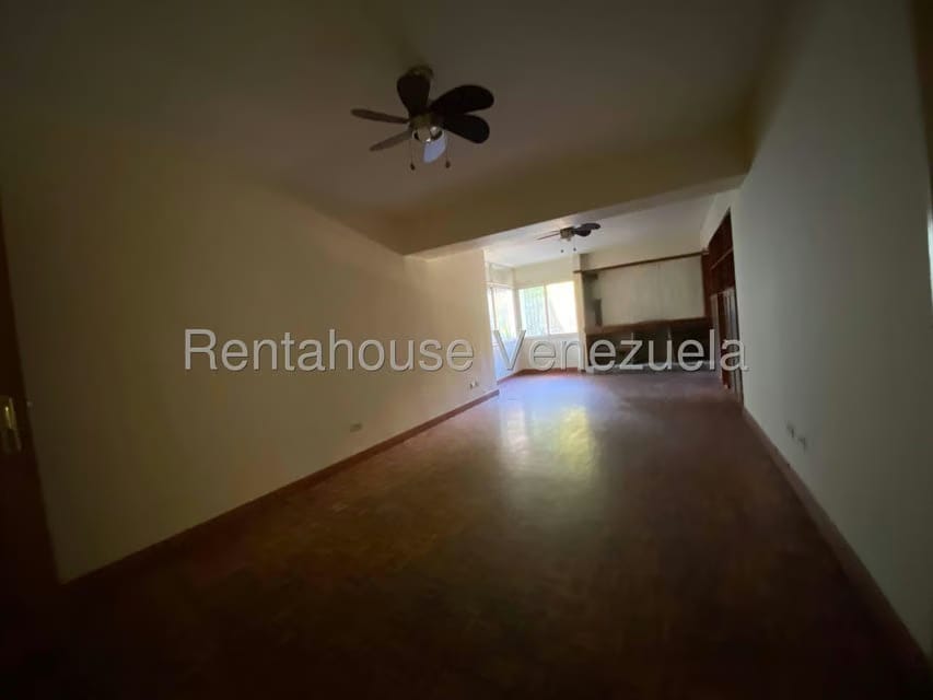 Apartamento (1 Nivel) en Alquiler en Colinas de La California, Distrito Metropolitano - 6