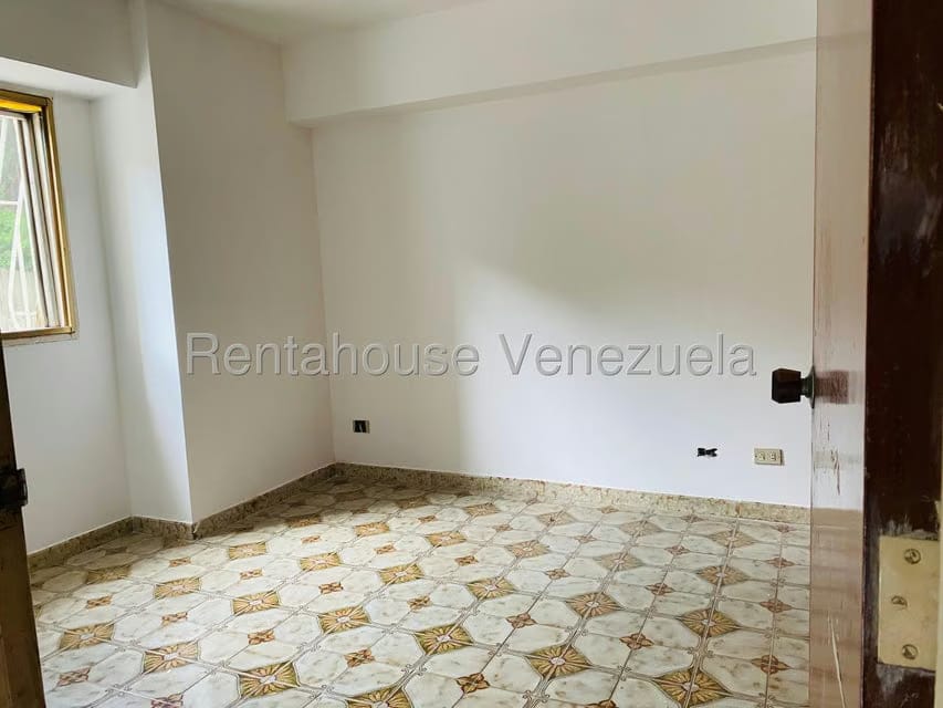 Apartamento (1 Nivel) en Alquiler en Colinas de La California, Distrito Metropolitano - 10