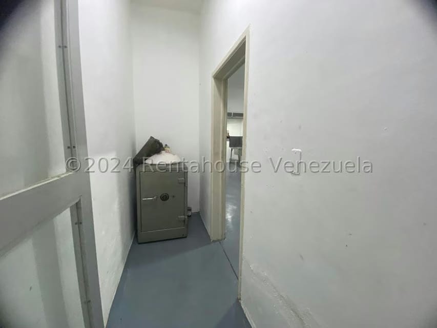 Comercial (Local Comercial) en Alquiler en Bello Monte, Distrito Metropolitano - 12
